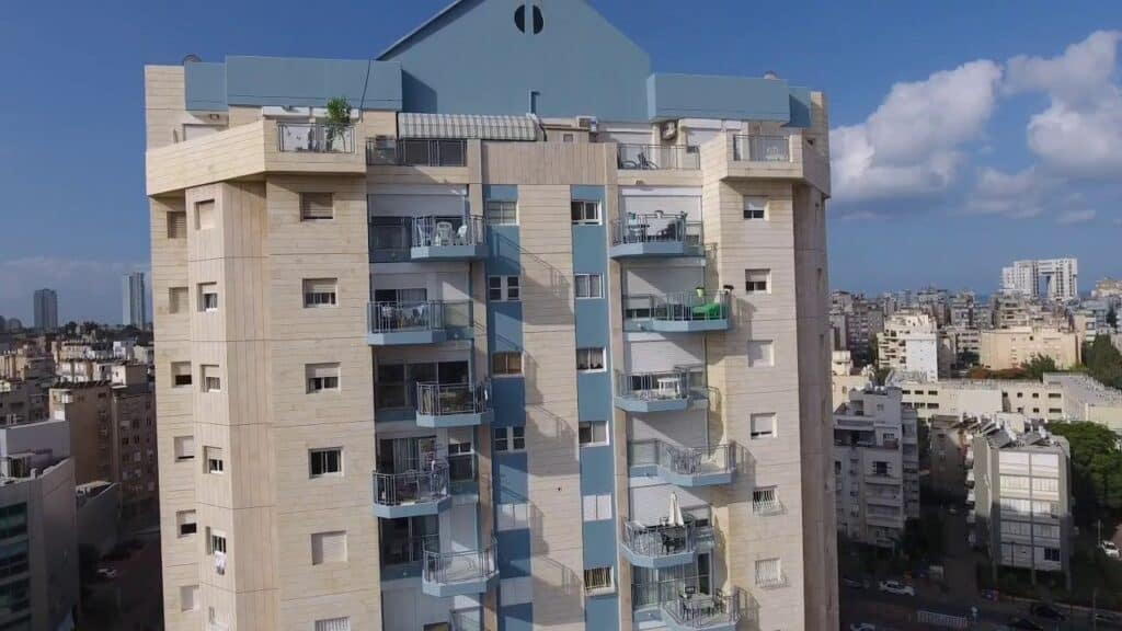 שיפוץ חיצוני לבניין משותף